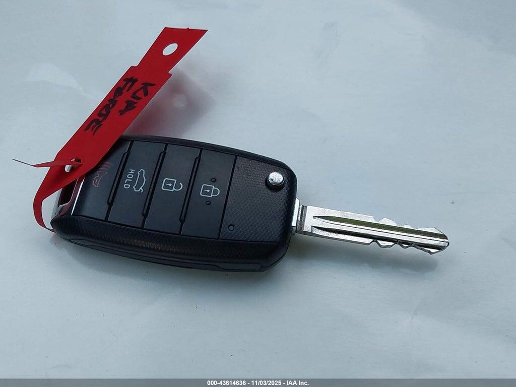 3KPFK4A75HE146162 2017 KIA FORTE photo no. 11