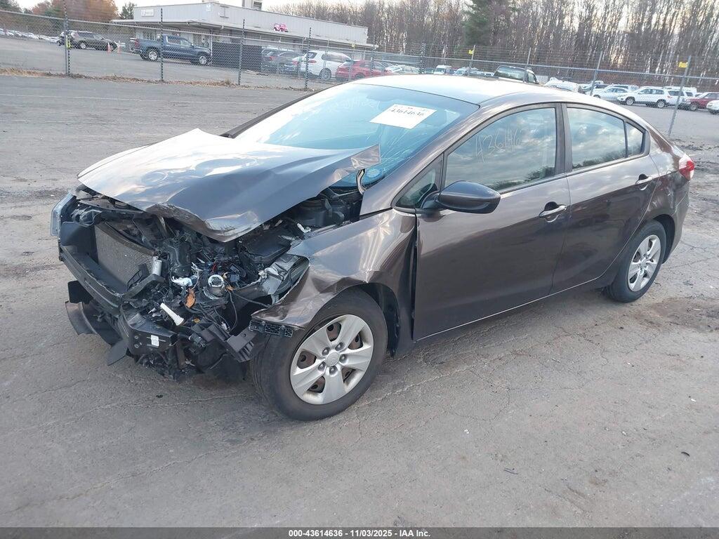 3KPFK4A75HE146162 2017 KIA FORTE photo no. 2
