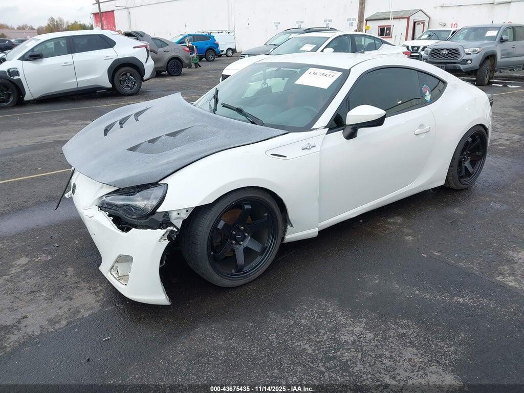 JF1ZNAA19D1724121 2013 SCION FR-S photo no. 2