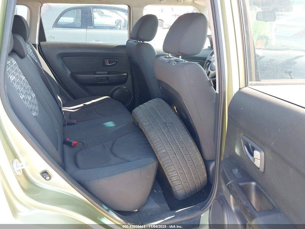 KNDJT2A21B7331154 2011 KIA SOUL photo no. 8