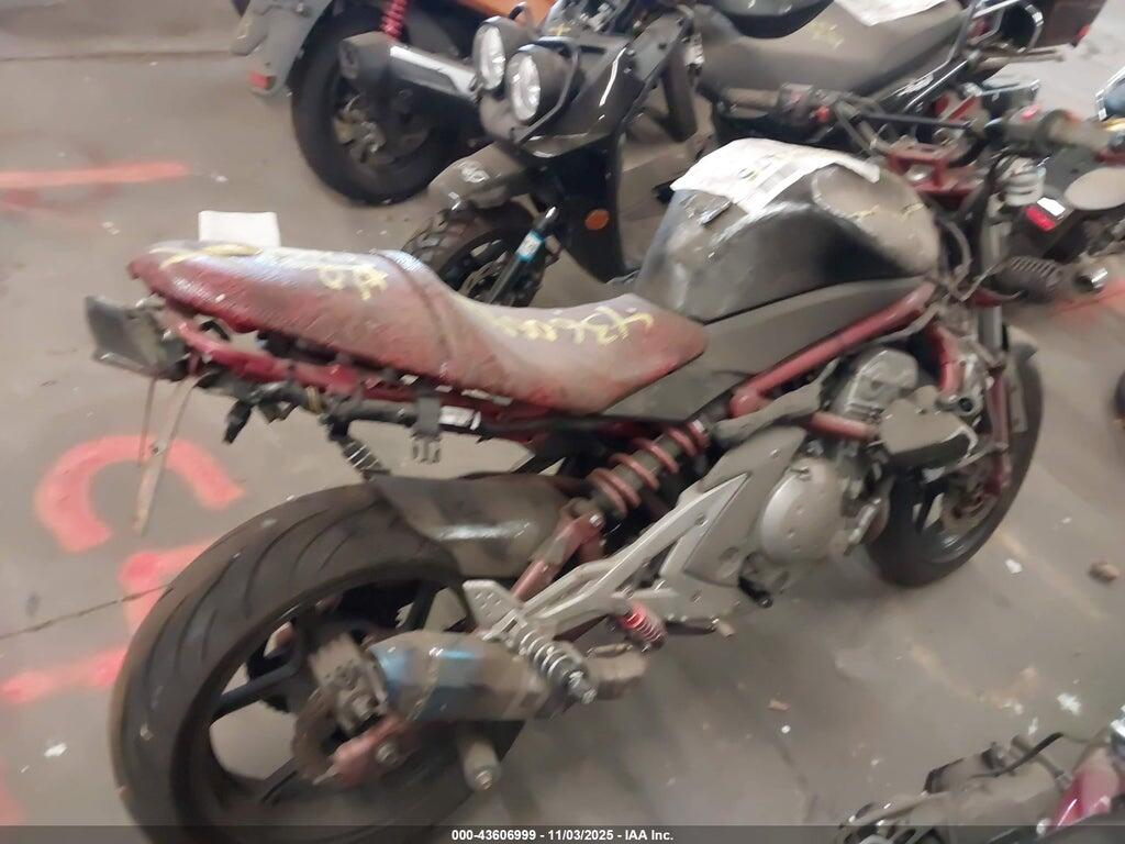 JKAEXEA196A011954 2006 KAWASAKI EX650 photo no. 12