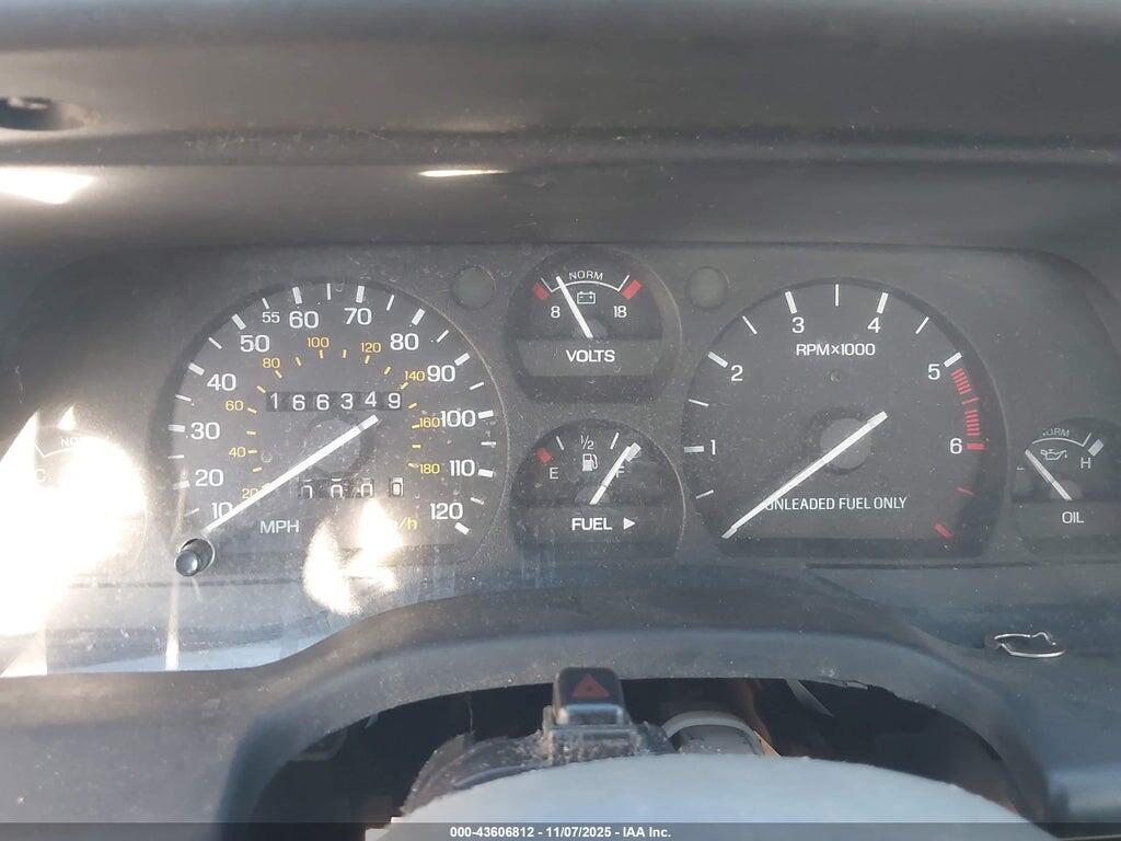 1FAPP6241PH223095 1993 FORD THUNDERBIRD photo no. 7