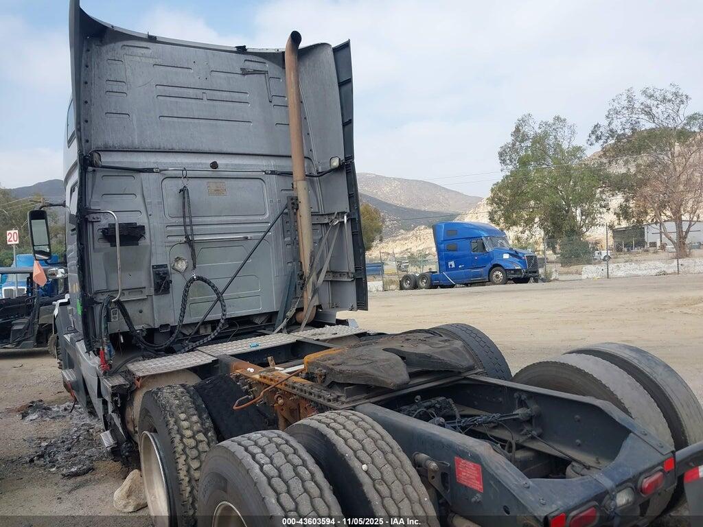 4V4NC9EJ5JN895593 2018 VOLVO VNL photo no. 3