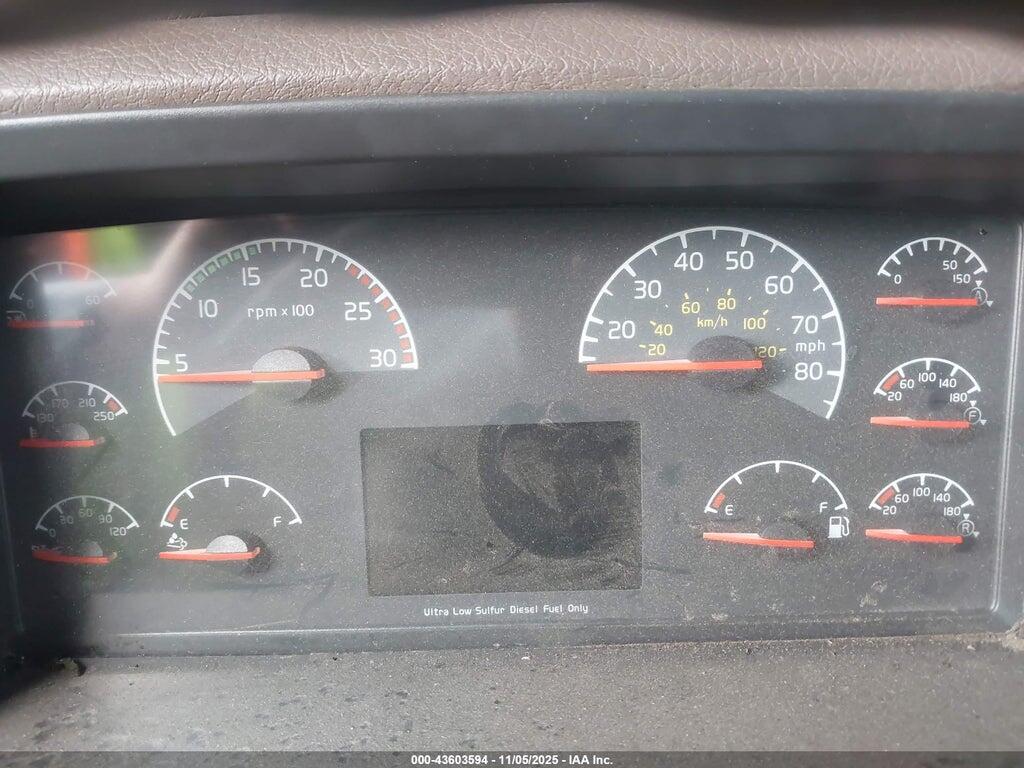 4V4NC9EJ5JN895593 2018 VOLVO VNL photo no. 6