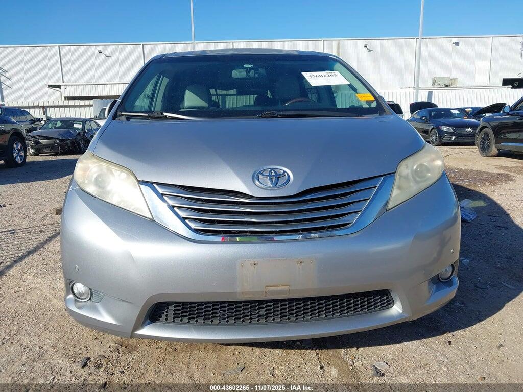 5TDYK3DC8BS160713 2011 TOYOTA SIENNA photo no. 12