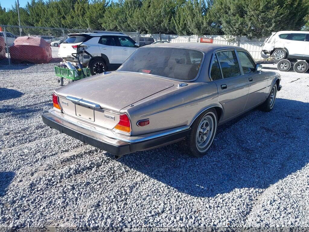 SAJAY1349HC466975 1987 JAGUAR XJ6 photo no. 4