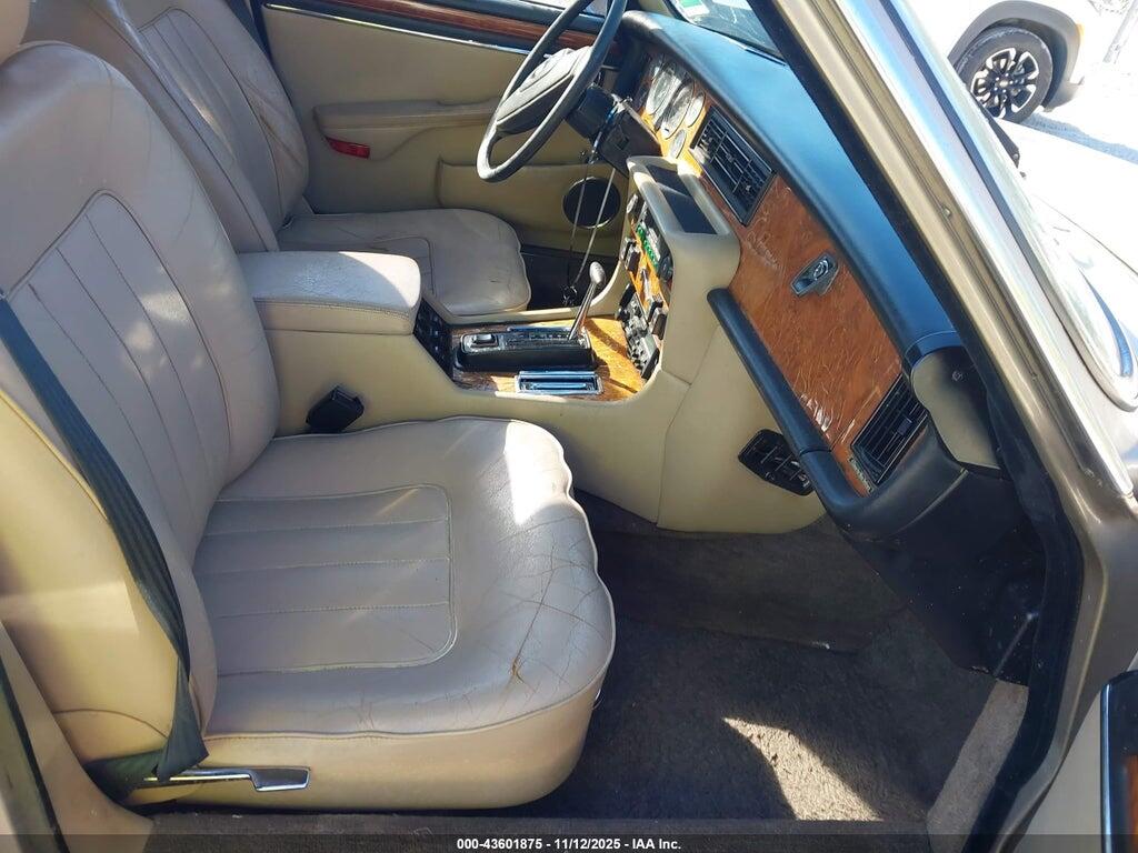 SAJAY1349HC466975 1987 JAGUAR XJ6 photo no. 5