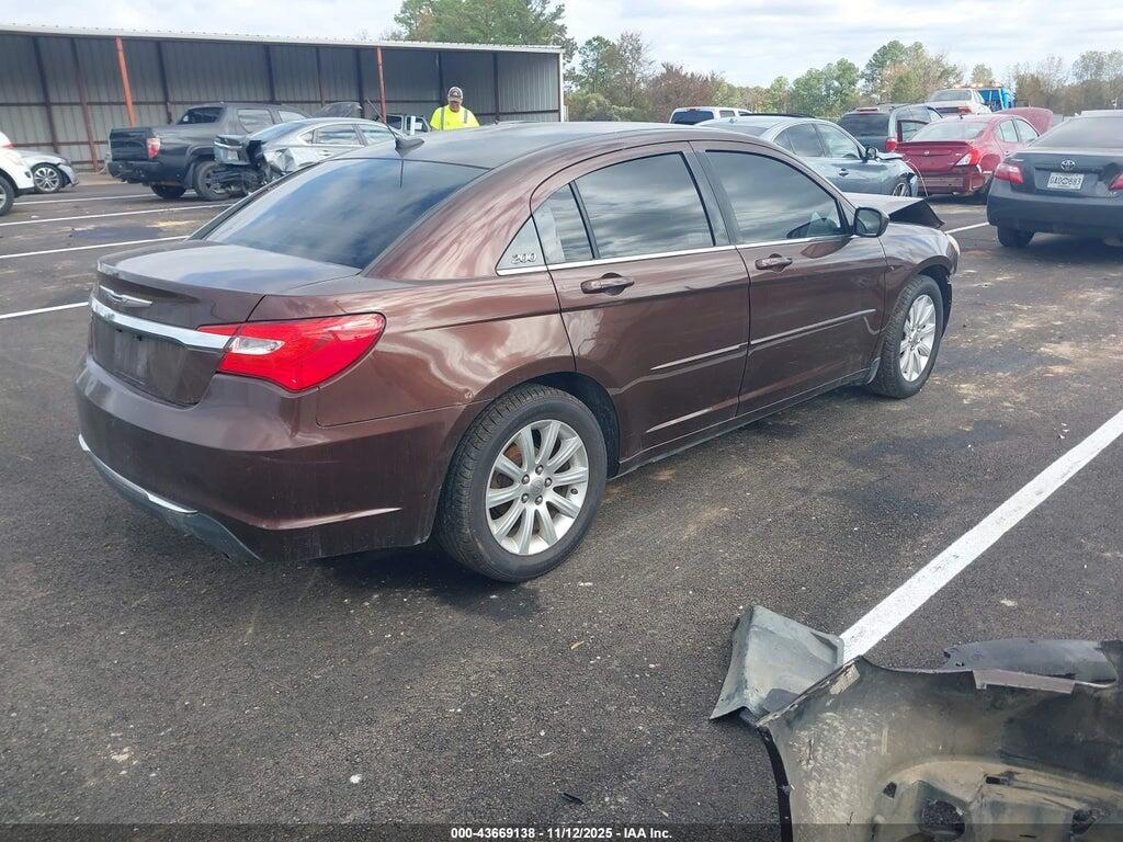 1C3CCBBGXDN659257 2013 CHRYSLER 200 photo no. 4