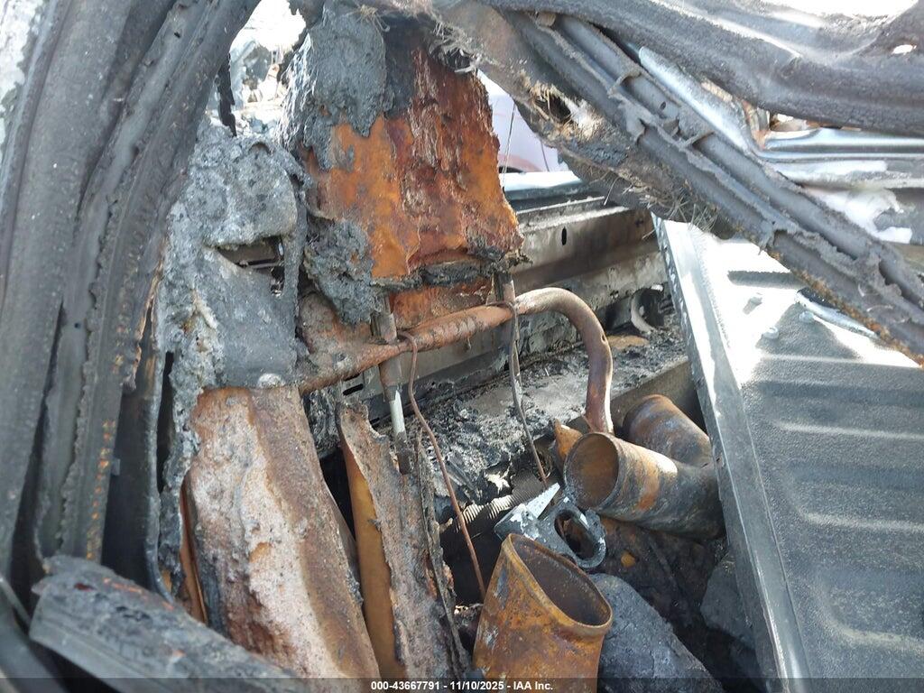 1GCEC14W3YZ258019 2000 CHEVROLET SILVERADO 1500 photo no. 8