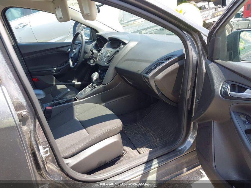 1FADP3FE8JL204858 2018 FORD FOCUS photo no. 5