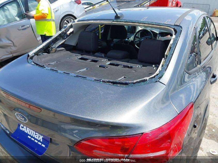 1FADP3FE8JL204858 2018 FORD FOCUS photo no. 6