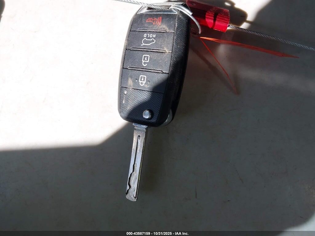 KNDJN2A29G7355784 2016 KIA SOUL photo no. 11