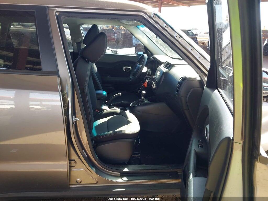 KNDJN2A29G7355784 2016 KIA SOUL photo no. 5