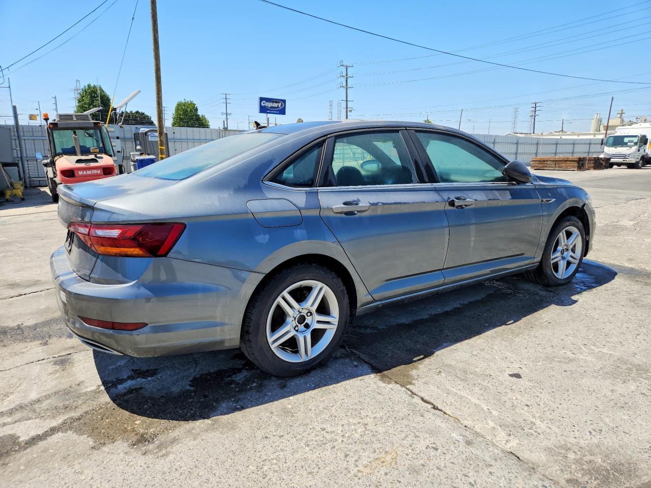 3VWC57BU5KM053300 2019 VOLKSWAGEN JETTA photo no. 3