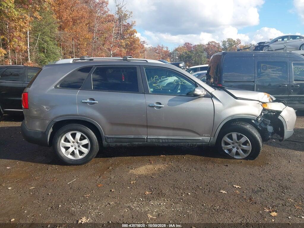 5XYKTCA19BG173635 2011 KIA SORENTO photo no. 12