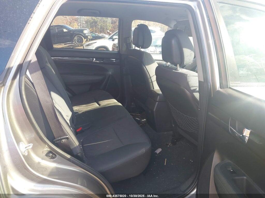 5XYKTCA19BG173635 2011 KIA SORENTO photo no. 8
