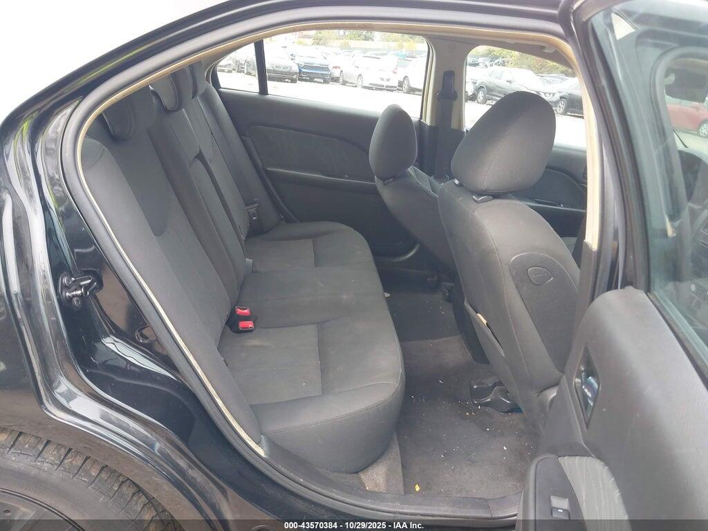 3MEHM0HA6AR612482 2010 MERCURY MILAN photo no. 8