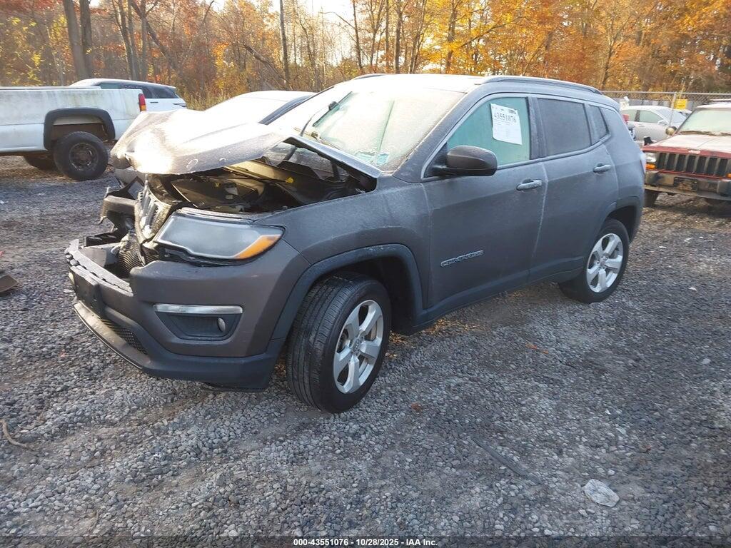 3C4NJDBB8JT366401 2018 JEEP COMPASS photo no. 2