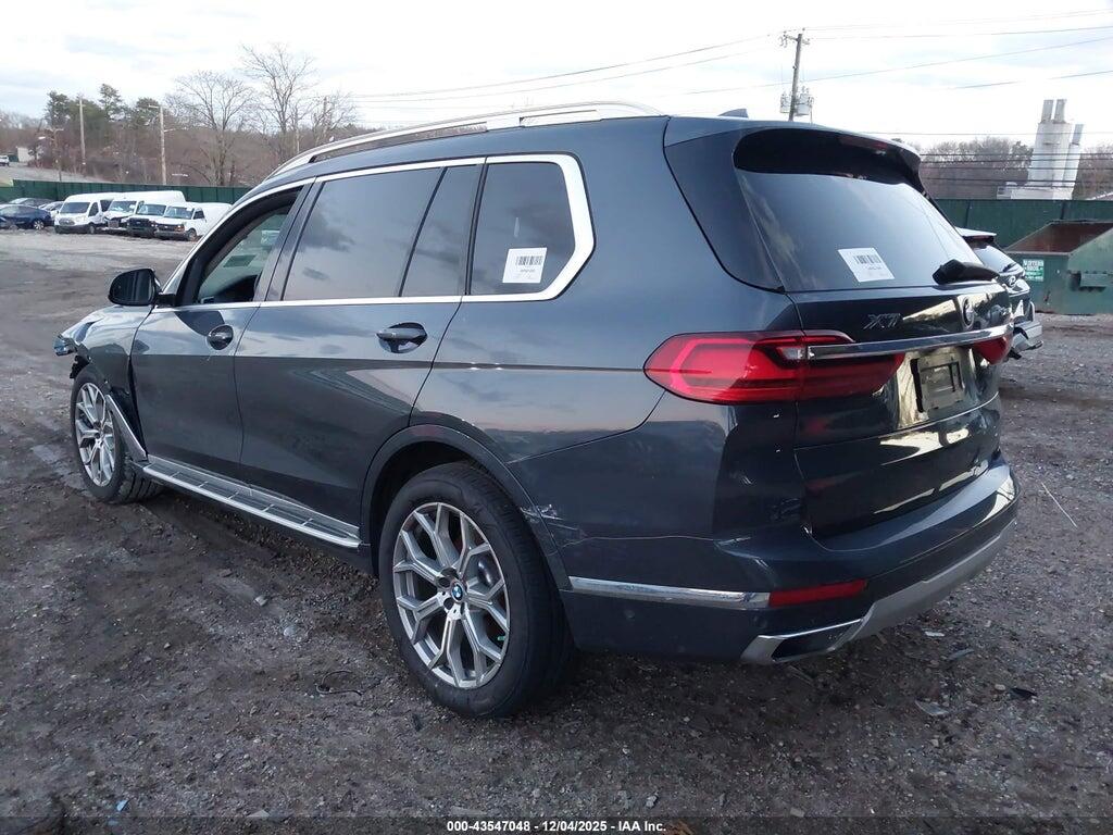 5UXCW2C06M9H76574 2021 BMW X7 photo no. 3