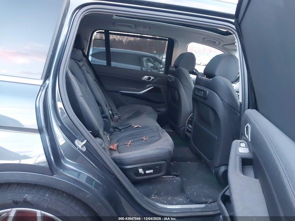 5UXCW2C06M9H76574 2021 BMW X7 photo no. 8