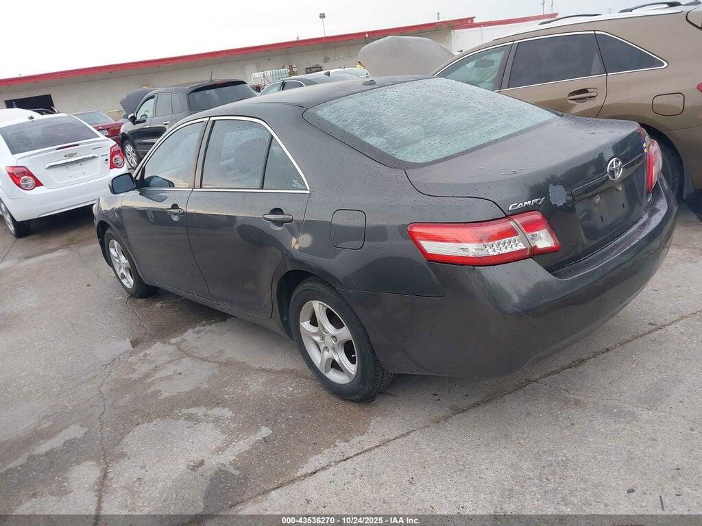 4T1BF3EK0BU130239 2011 TOYOTA CAMRY photo no. 3