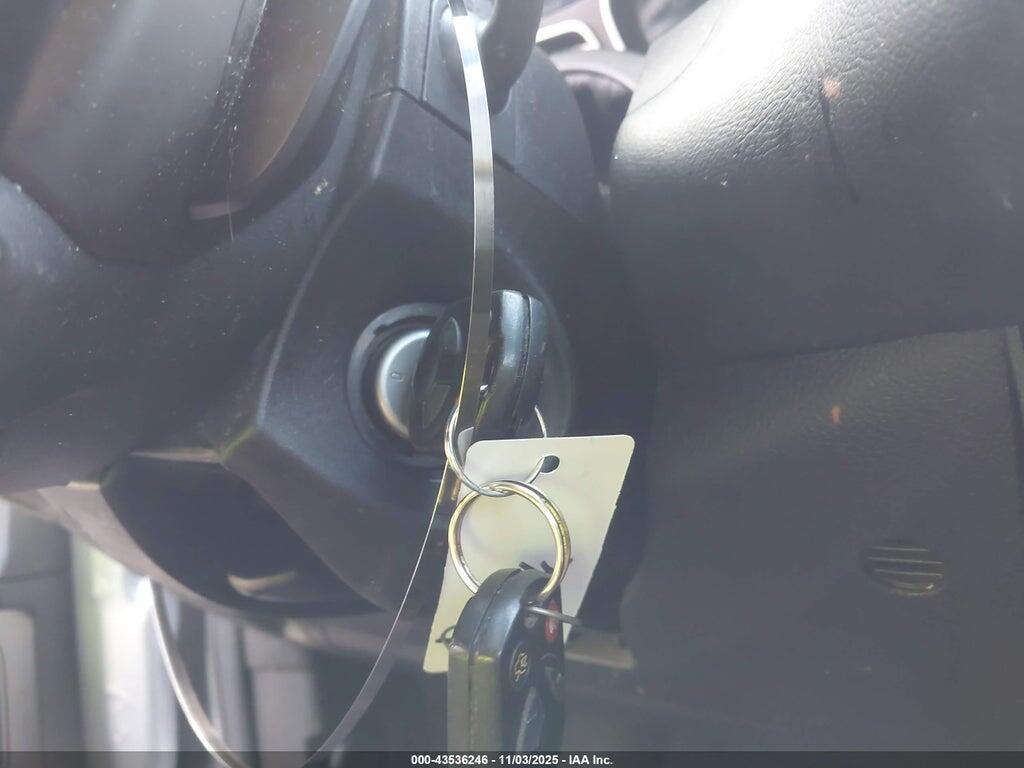 1FAHP3F27CL270392 2012 FORD FOCUS photo no. 11
