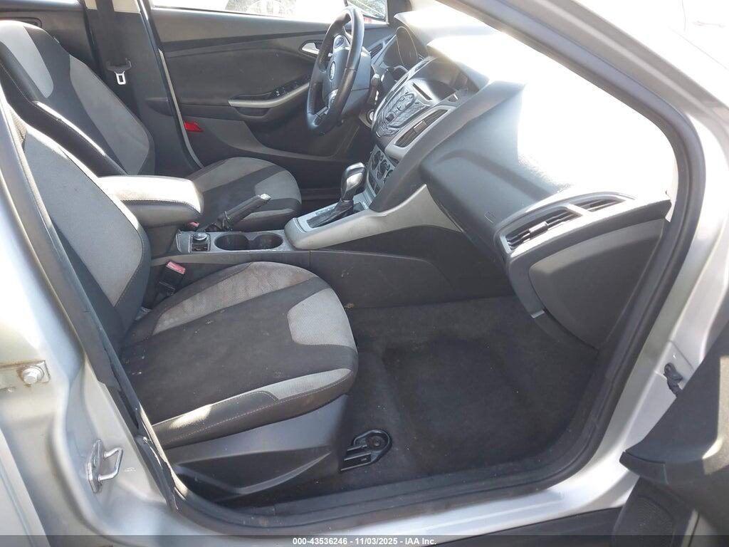 1FAHP3F27CL270392 2012 FORD FOCUS photo no. 5