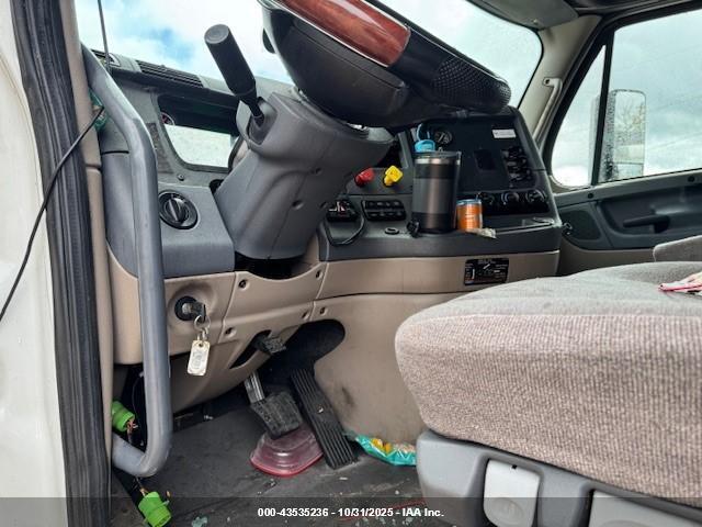 3AKJGLDV9JSJR4340 2018 FREIGHTLINER CASCADIA 125 photo no. 5
