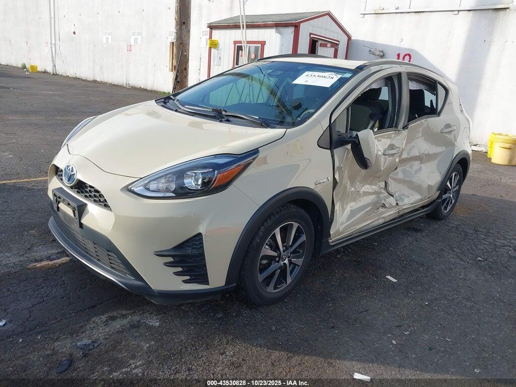 JTDKDTB3XJ1601594 2018 TOYOTA PRIUS C photo no. 2