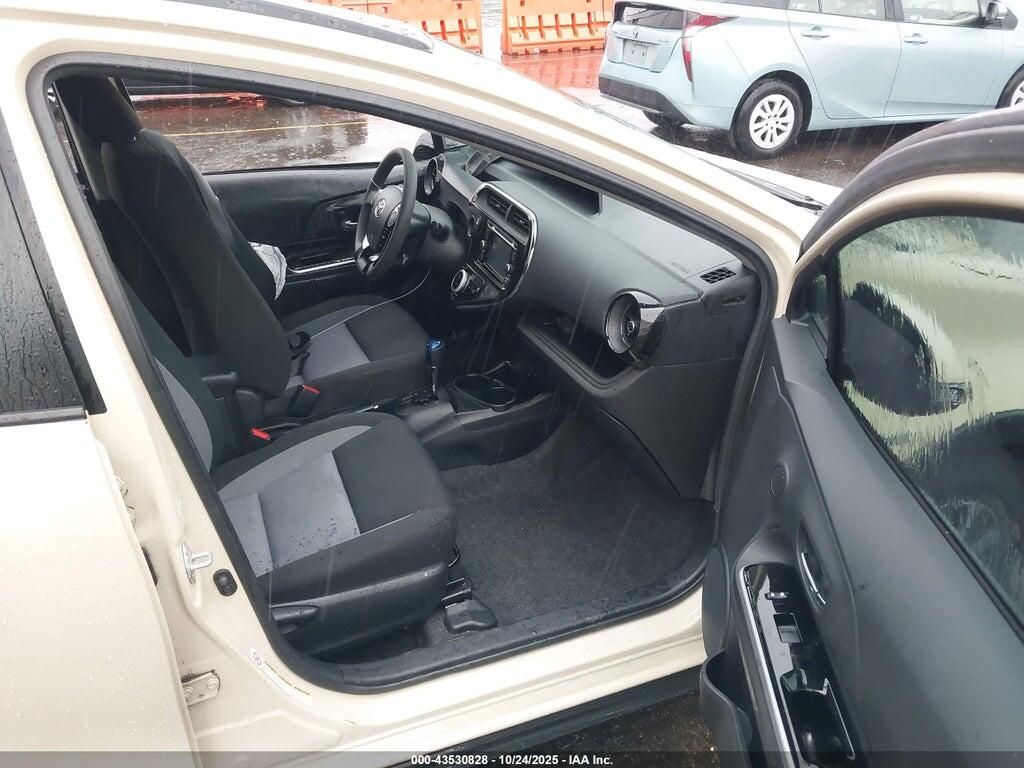 JTDKDTB3XJ1601594 2018 TOYOTA PRIUS C photo no. 5
