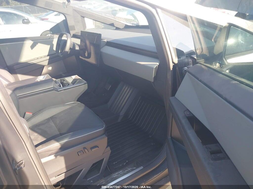 7G2CEHED9RA034620 2024 TESLA CYBERTRUCK photo no. 5