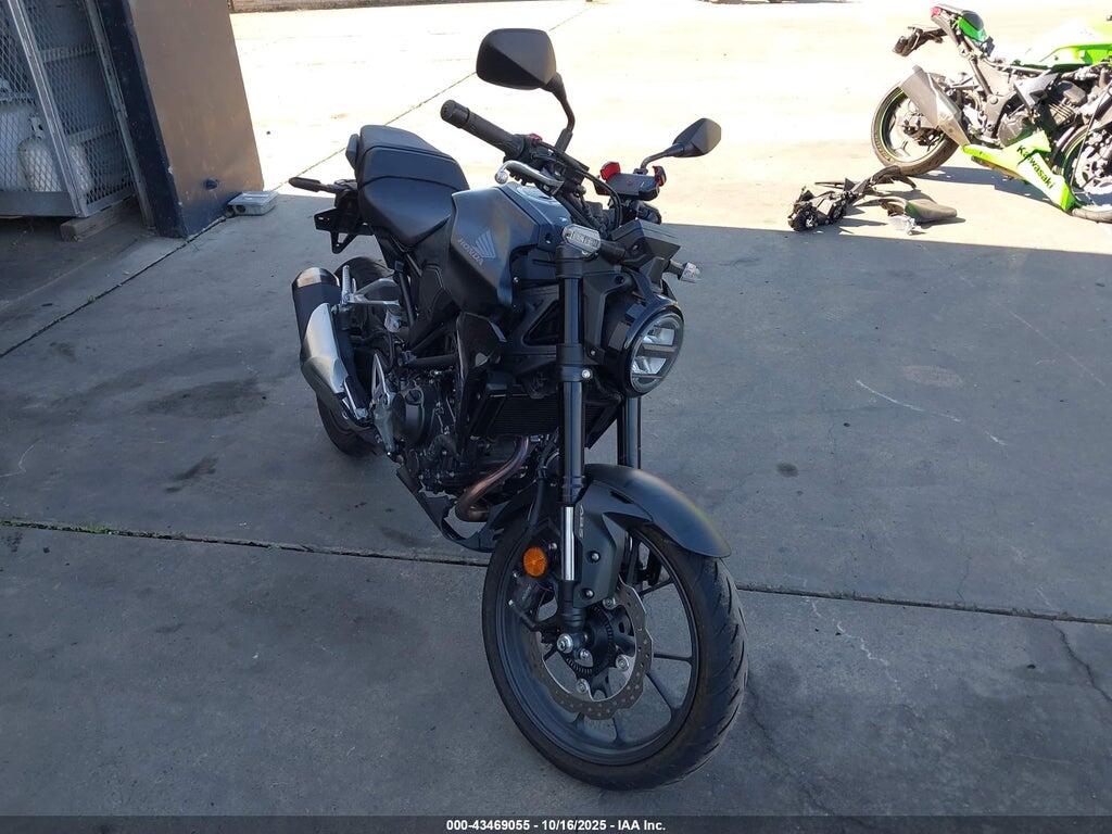 MLHNC5551S5500248 2025 HONDA CBF300 photo no. 1