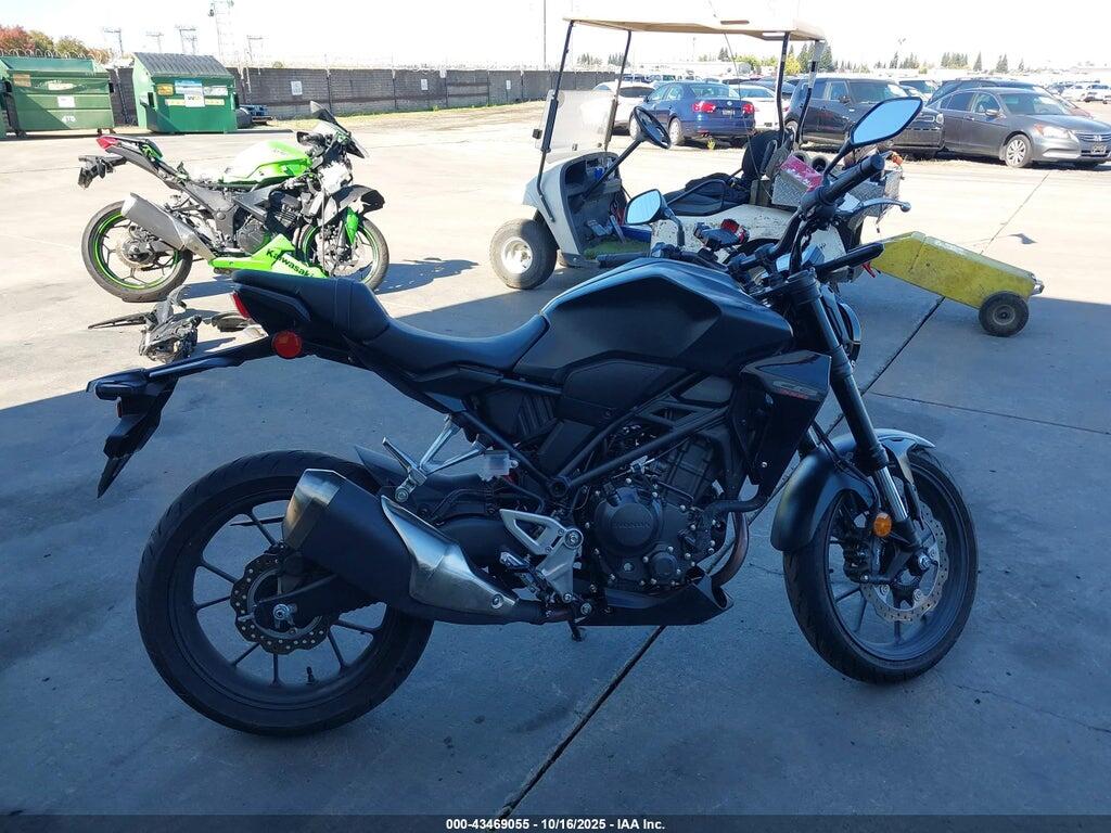 MLHNC5551S5500248 2025 HONDA CBF300 photo no. 11
