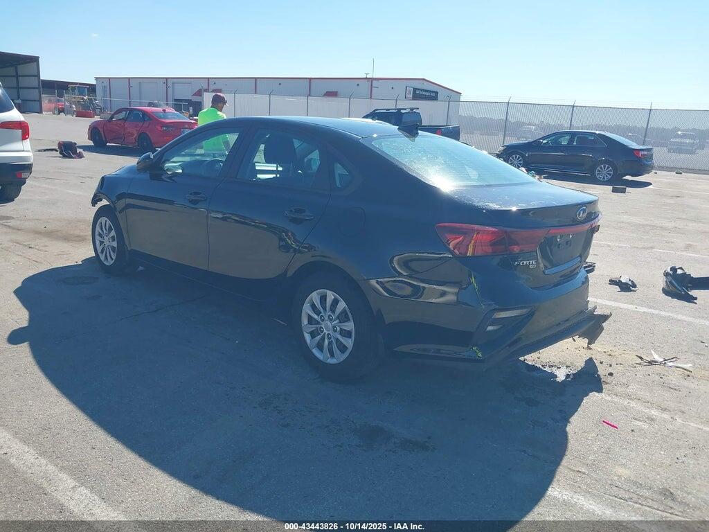 3KPF24ADXME402912 2021 KIA FORTE photo no. 3