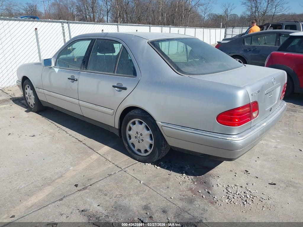 WDBJF65F4WA683664 1998 MERCEDES-BENZ E 320 photo no. 3