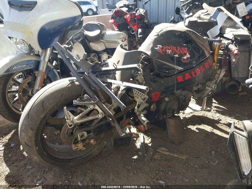 JS1GT75A742104425 2004 SUZUKI GSX-R1000 photo no. 4