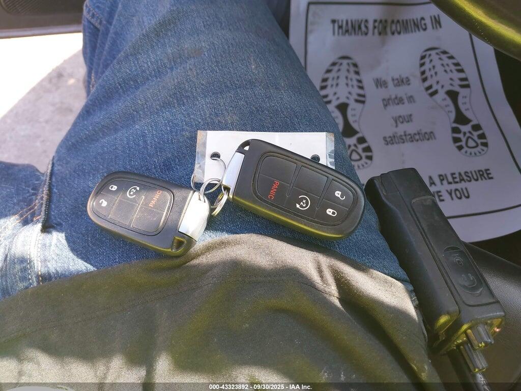 1C4PJMBX2KD483516 2019 JEEP CHEROKEE photo no. 11