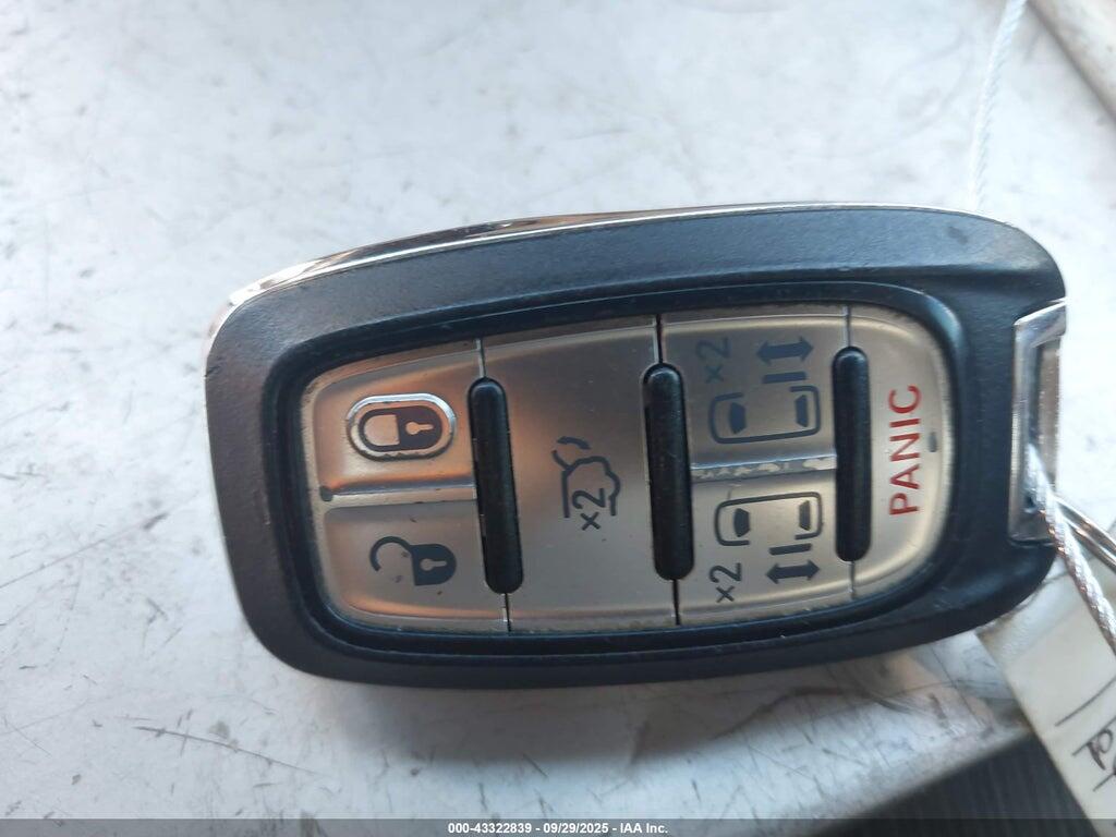 2C4RC1DG8HR704816 2017 CHRYSLER PACIFICA photo no. 11