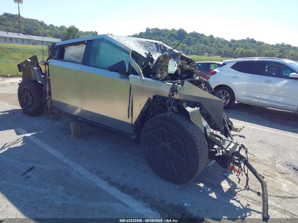 7G2CEHEE9RA025554 2024 TESLA CYBERTRUCK photo no. 1