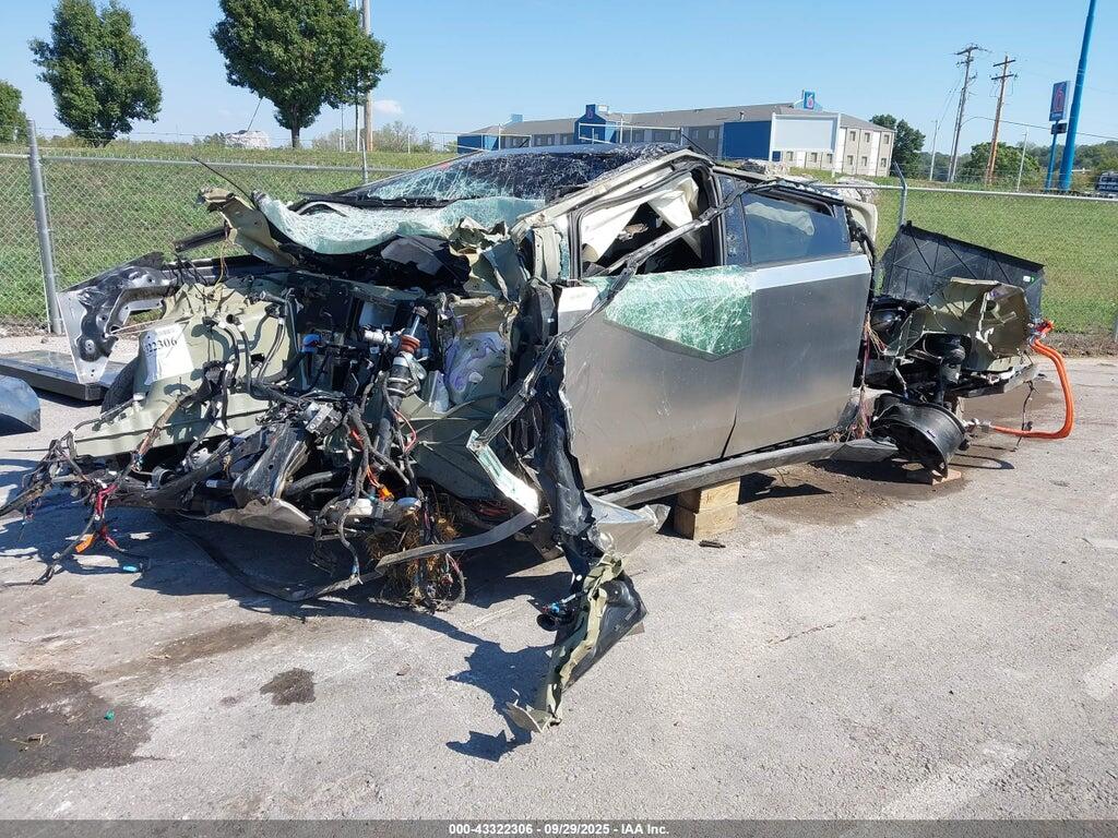 7G2CEHEE9RA025554 2024 TESLA CYBERTRUCK photo no. 2