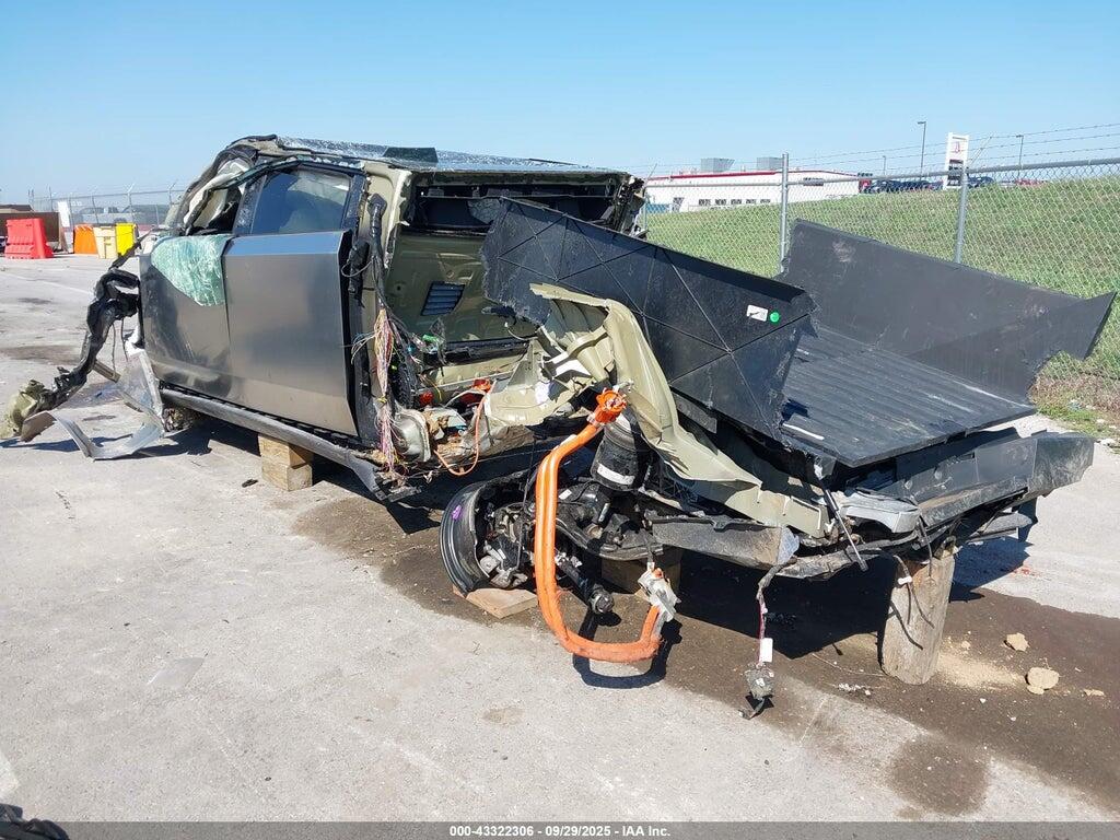7G2CEHEE9RA025554 2024 TESLA CYBERTRUCK photo no. 3