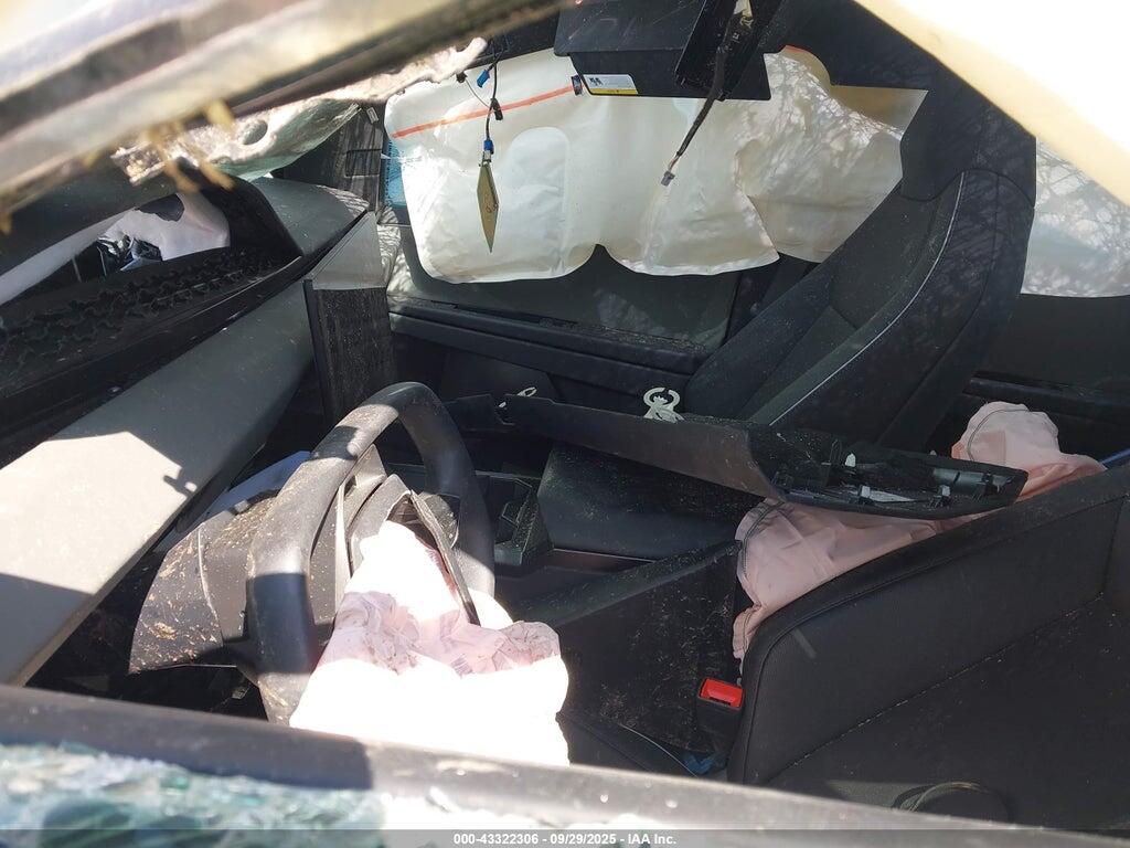 7G2CEHEE9RA025554 2024 TESLA CYBERTRUCK photo no. 5
