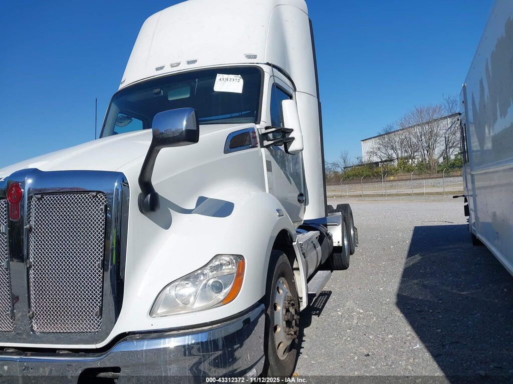 1XKYD49X8LJ347996 2020 KENWORTH T680 photo no. 2