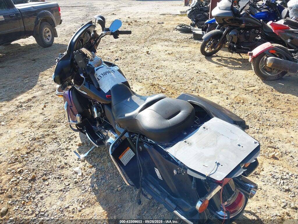 1HD1KEM16AB651779 2010 HARLEY-DAVIDSON FLHTK photo no. 3