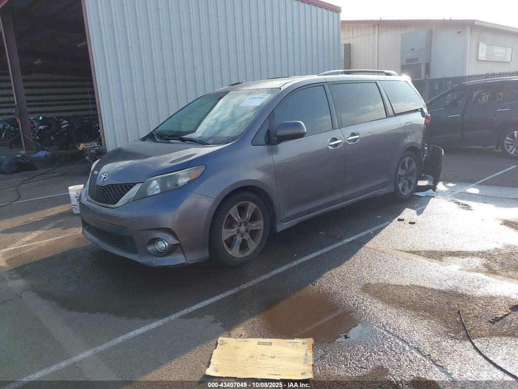 5TDXK3DC9ES464181 2014 TOYOTA SIENNA photo no. 2