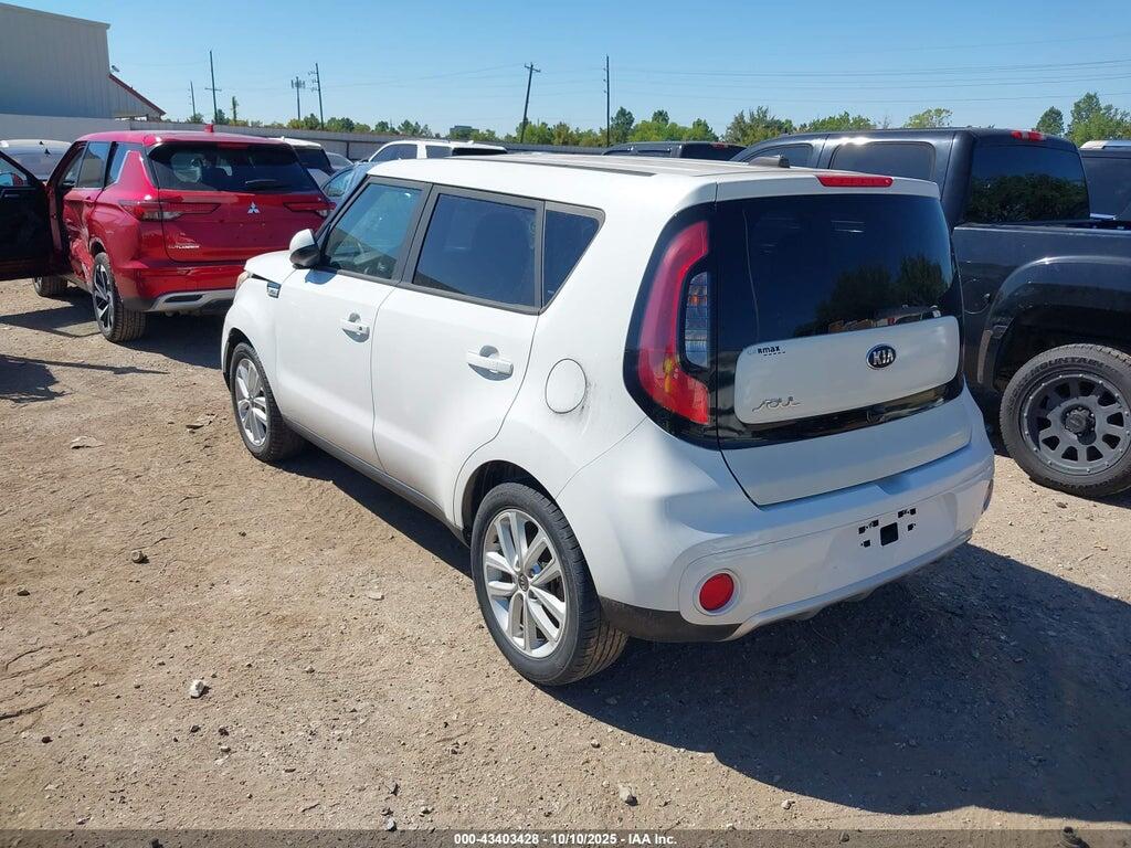 KNDJP3A58J7545514 2018 KIA SOUL photo no. 3