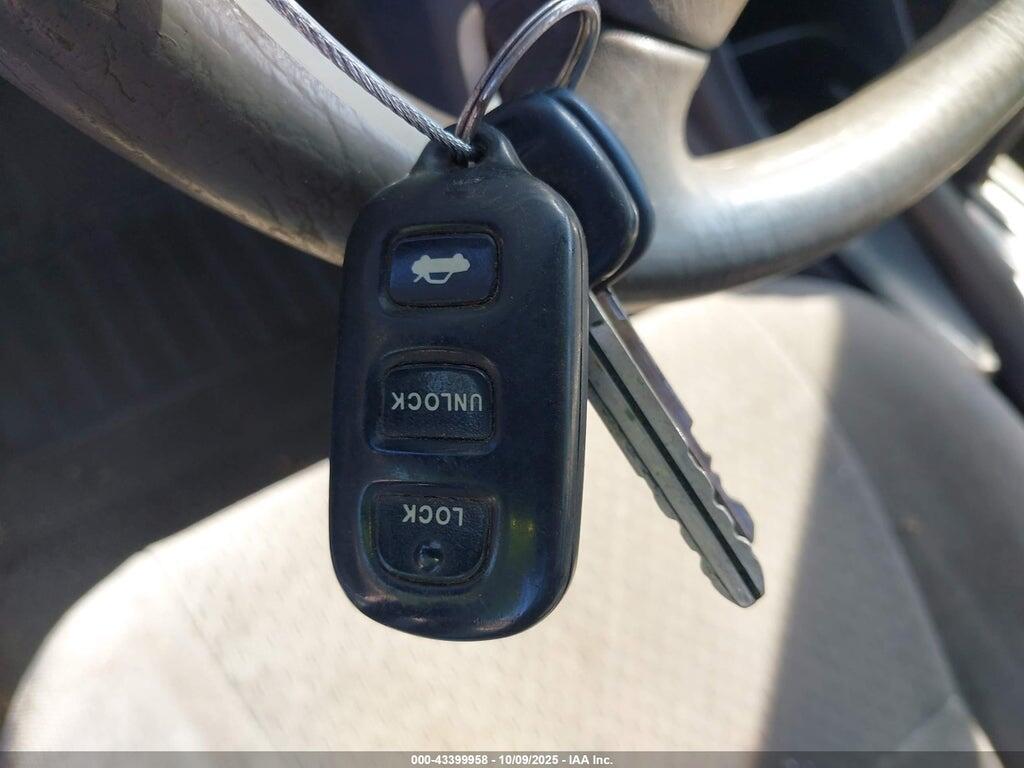 JTDBE32KX20119378 2002 TOYOTA CAMRY photo no. 11