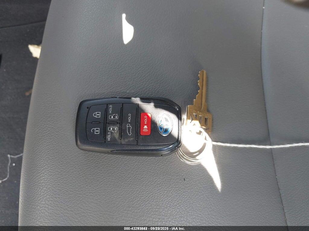 5TDYRKEC8MS030289 2021 TOYOTA SIENNA photo no. 11