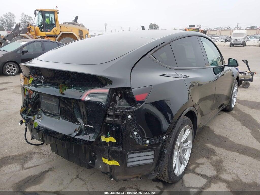 5YJYGAEE3MF194474 2021 TESLA MODEL Y photo no. 4