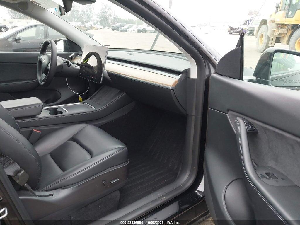 5YJYGAEE3MF194474 2021 TESLA MODEL Y photo no. 5